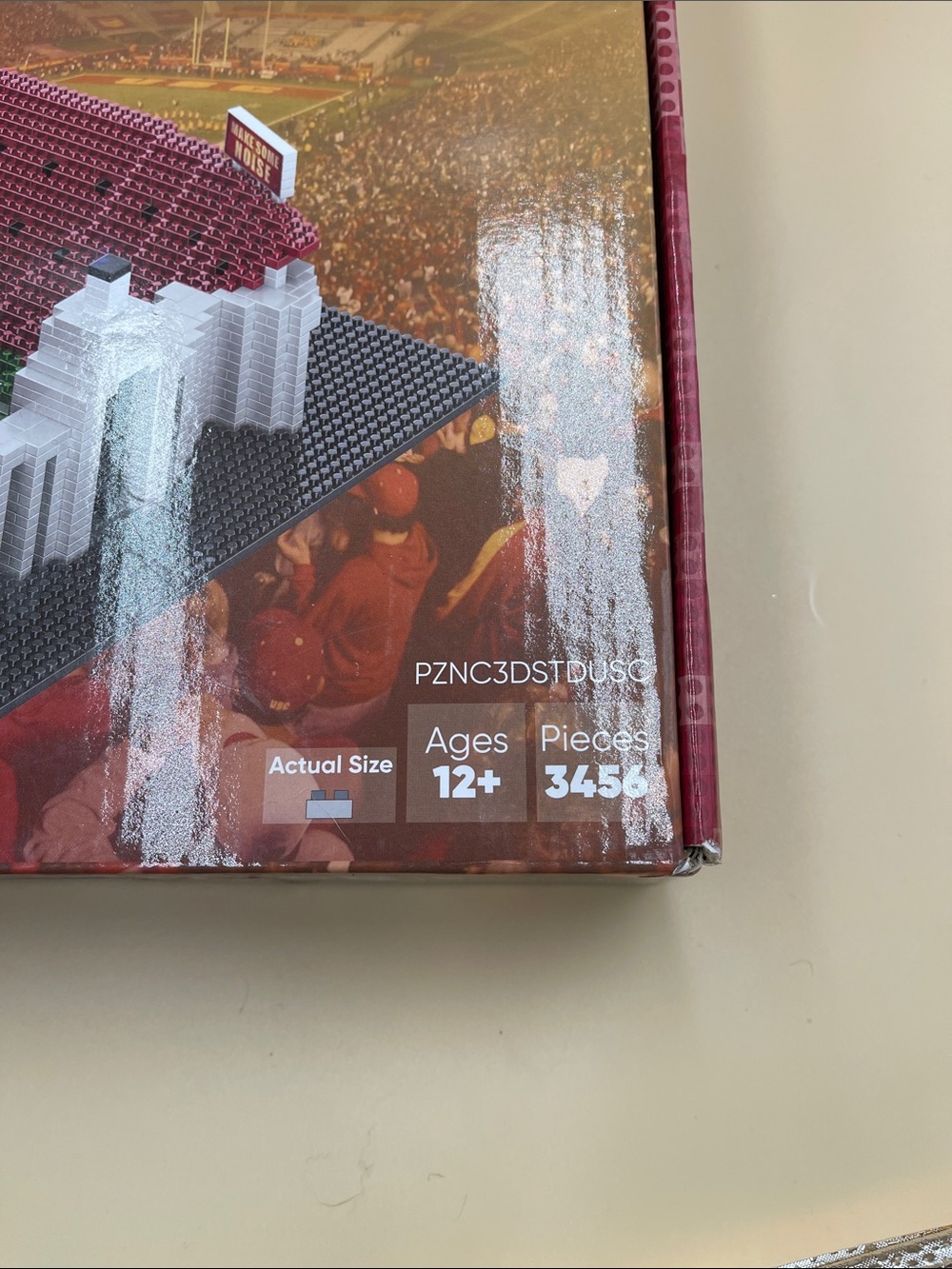 FOCO BRXLZ Los Angeles Memorial Coliseum Stadium Series Building Set - Red/White - Picture 7 of 8